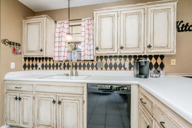 8010 CLARET Street, Amarillo, TX 79110
