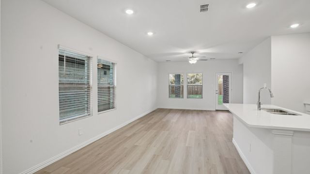 704 Dotty Drive, Princeton, TX 75071