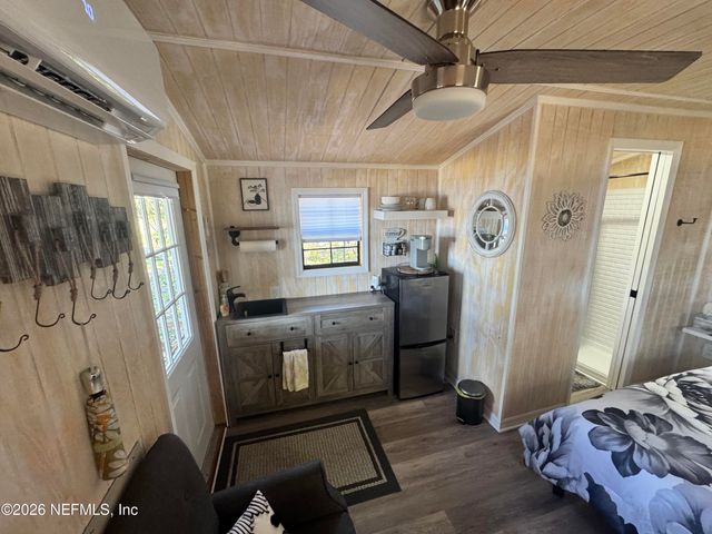 113 STOCK Avenue, Interlachen, FL 32148