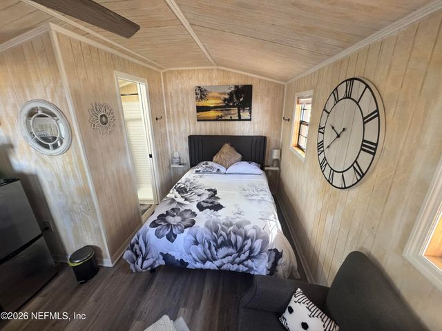 113 STOCK Avenue, Interlachen, FL 32148