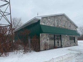 4096 N Dort Highway, Flint, MI 48506
