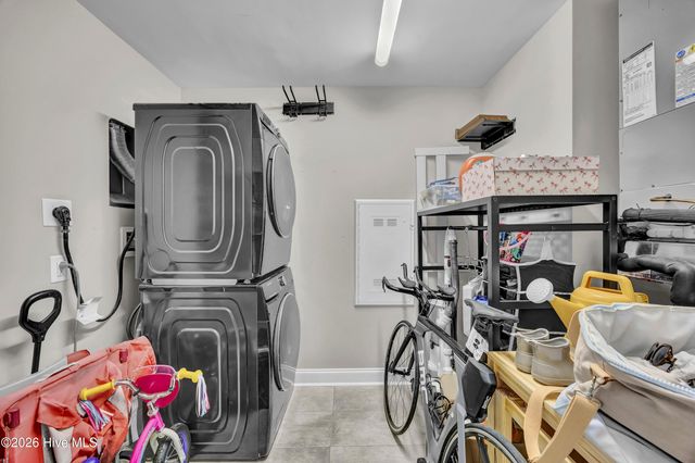 240 N Water Street Apt 1255, Wilmington, NC 28401