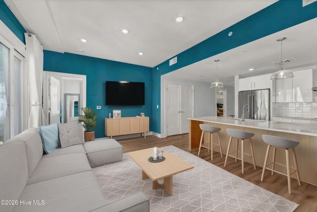 240 N Water Street Apt 1255, Wilmington, NC 28401