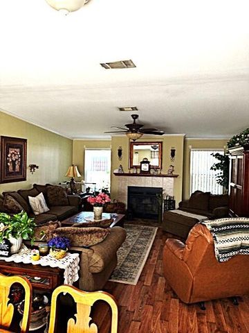 20 Madrid Lane, Port St. Lucie, FL 34952