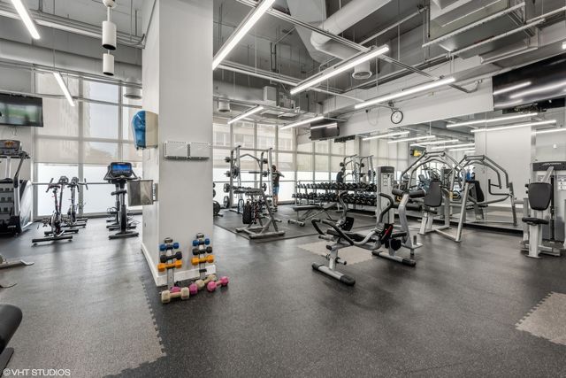 655 W IRVING PARK Road 5413, Chicago, IL 60613