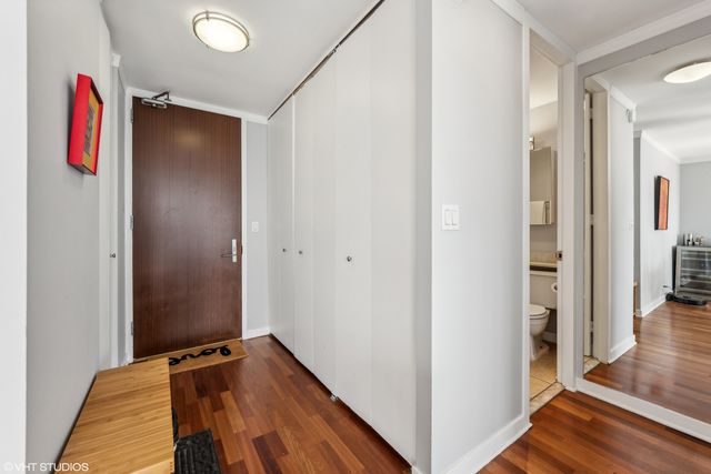 655 W IRVING PARK Road 5413, Chicago, IL 60613