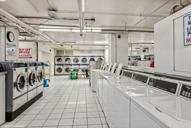 655 W IRVING PARK Road 5413, Chicago, IL 60613