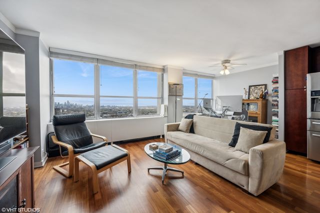 655 W IRVING PARK Road 5413, Chicago, IL 60613