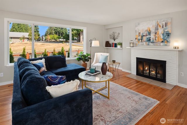21516 52nd Avenue W, Mountlake Terrace, WA 98043