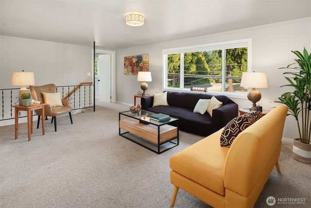 21516 52nd Avenue W, Mountlake Terrace, WA 98043