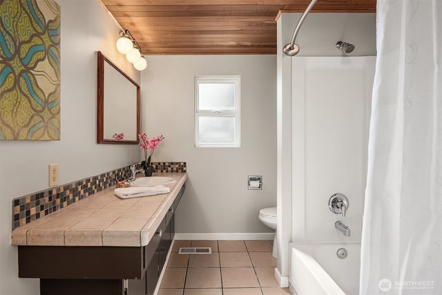 21516 52nd Avenue W, Mountlake Terrace, WA 98043