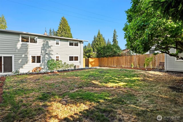 21516 52nd Avenue W, Mountlake Terrace, WA 98043