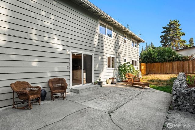 21516 52nd Avenue W, Mountlake Terrace, WA 98043