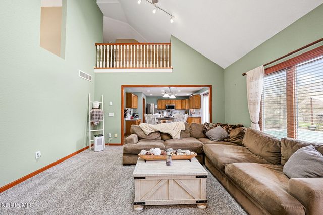 7548 Red Pines Drive, Sylvania, OH 43560