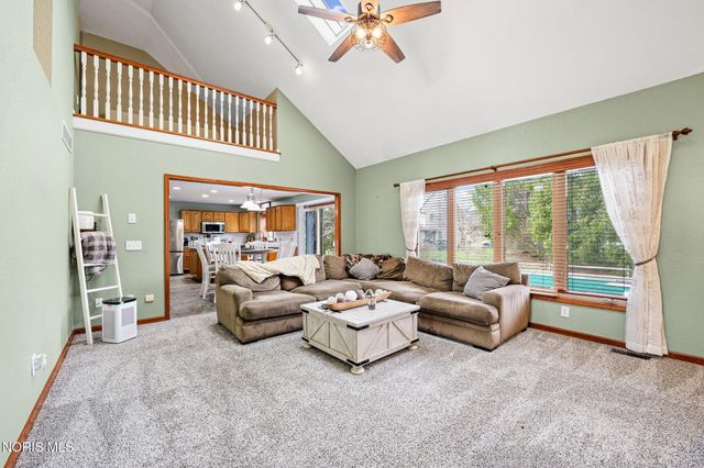 7548 Red Pines Drive, Sylvania, OH 43560