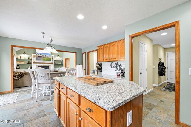 7548 Red Pines Drive, Sylvania, OH 43560