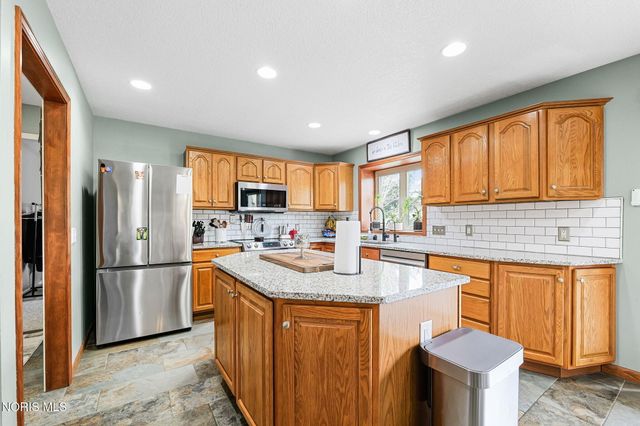 7548 Red Pines Drive, Sylvania, OH 43560