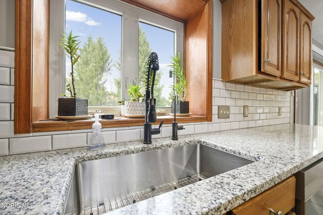 7548 Red Pines Drive, Sylvania, OH 43560