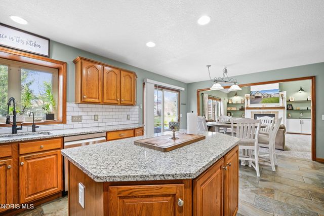 7548 Red Pines Drive, Sylvania, OH 43560