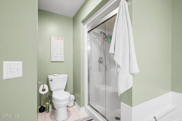 7548 Red Pines Drive, Sylvania, OH 43560