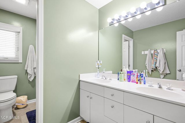 7548 Red Pines Drive, Sylvania, OH 43560