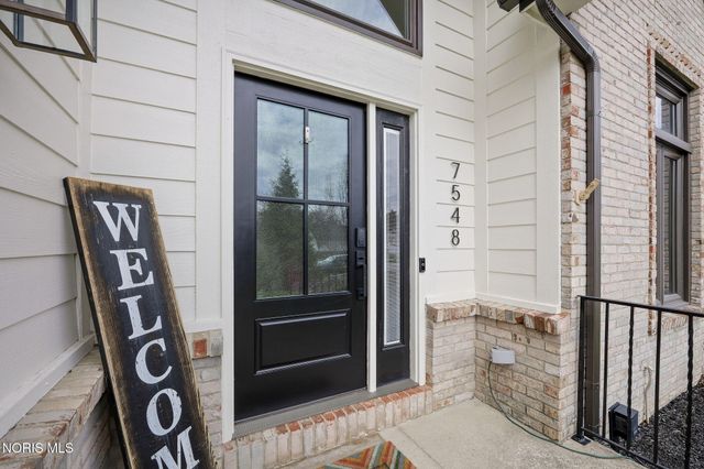 7548 Red Pines Drive, Sylvania, OH 43560