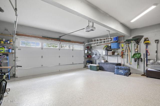 7548 Red Pines Drive, Sylvania, OH 43560