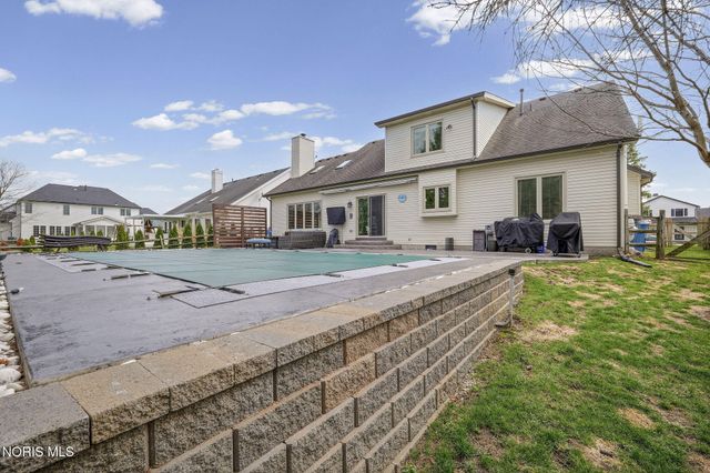 7548 Red Pines Drive, Sylvania, OH 43560