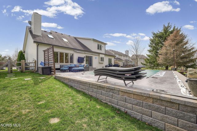 7548 Red Pines Drive, Sylvania, OH 43560