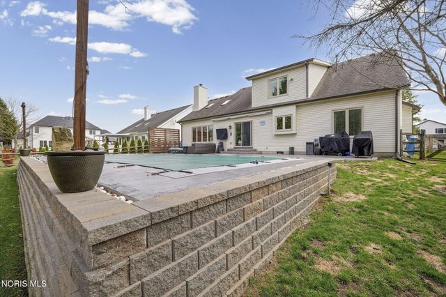 7548 Red Pines Drive, Sylvania, OH 43560