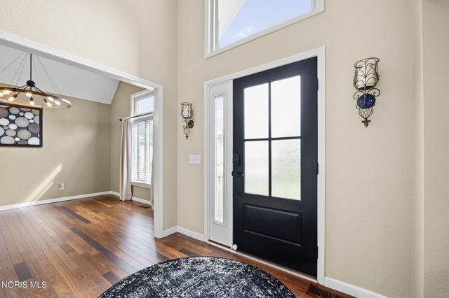 7548 Red Pines Drive, Sylvania, OH 43560