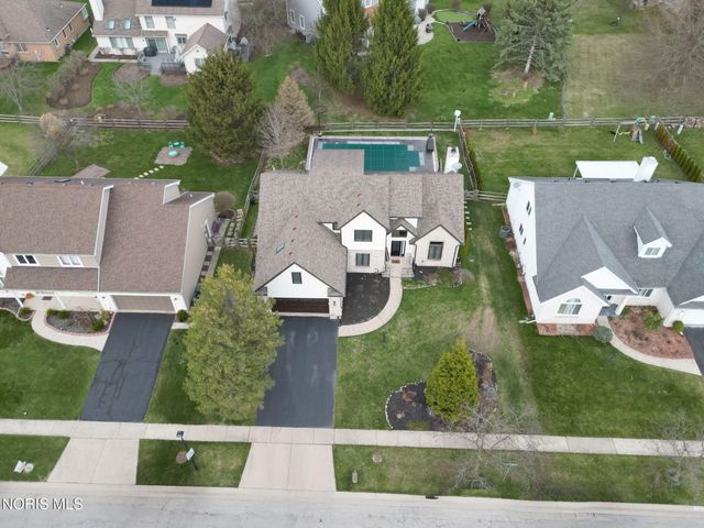 7548 Red Pines Drive, Sylvania, OH 43560