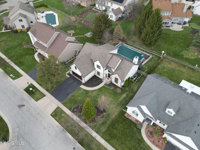 7548 Red Pines Drive, Sylvania, OH 43560