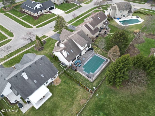 7548 Red Pines Drive, Sylvania, OH 43560