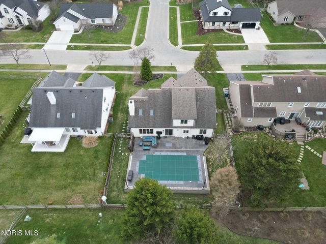 7548 Red Pines Drive, Sylvania, OH 43560