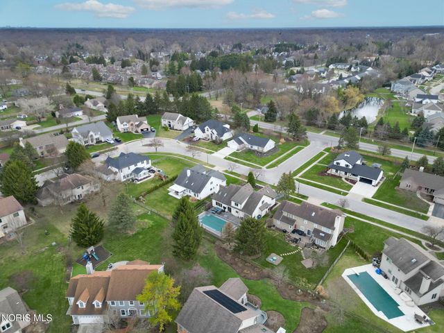 7548 Red Pines Drive, Sylvania, OH 43560