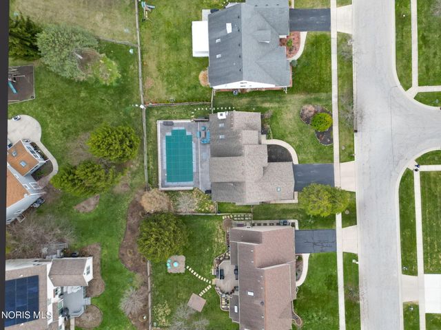 7548 Red Pines Drive, Sylvania, OH 43560