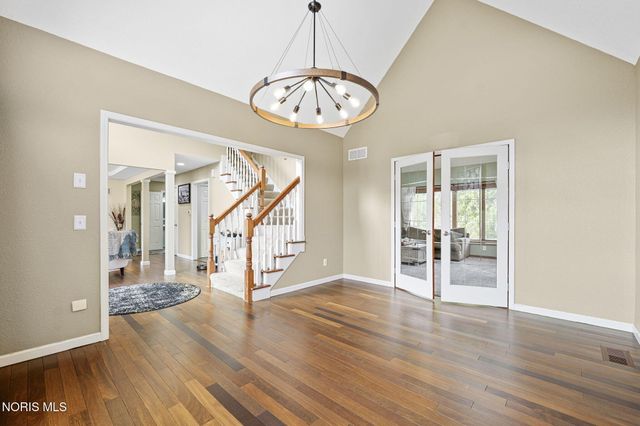 7548 Red Pines Drive, Sylvania, OH 43560