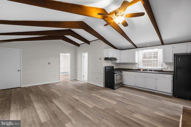 111 GENESEE TRL, Winchester, VA 22602