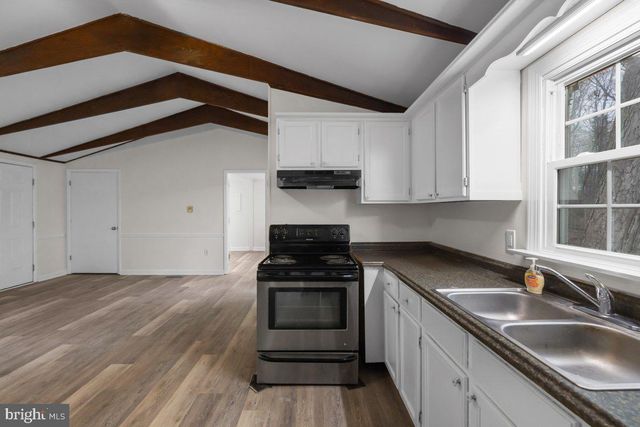 111 GENESEE TRL, Winchester, VA 22602