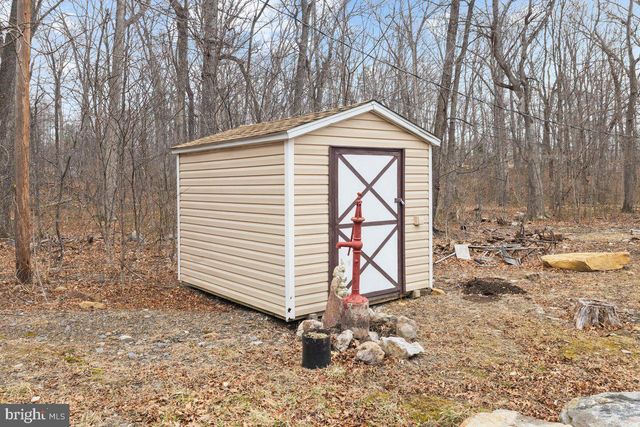 111 GENESEE TRL, Winchester, VA 22602