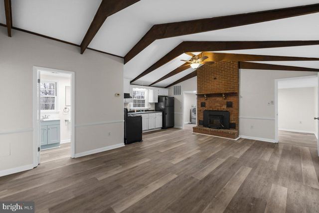 111 GENESEE TRL, Winchester, VA 22602