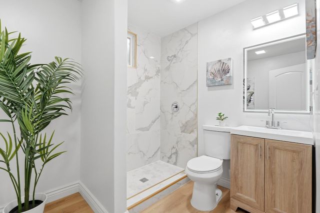 16 Clarence Court, East Palo Alto, CA 94303