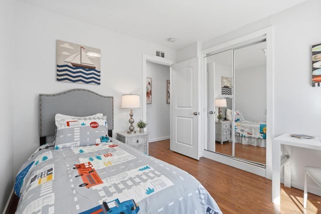 16 Clarence Court, East Palo Alto, CA 94303
