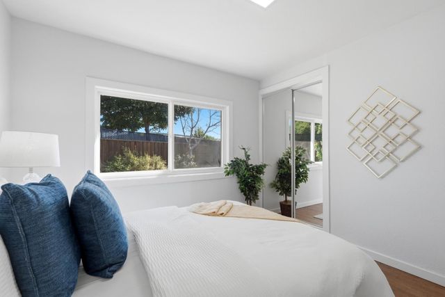 16 Clarence Court, East Palo Alto, CA 94303