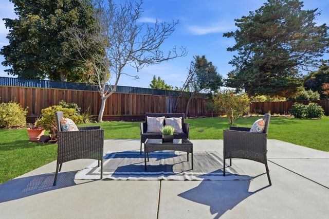 16 Clarence Court, East Palo Alto, CA 94303