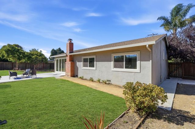 16 Clarence Court, East Palo Alto, CA 94303