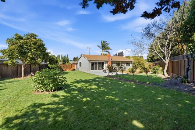 16 Clarence Court, East Palo Alto, CA 94303