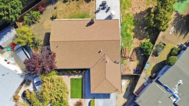 16 Clarence Court, East Palo Alto, CA 94303