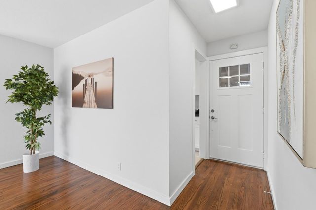 16 Clarence Court, East Palo Alto, CA 94303